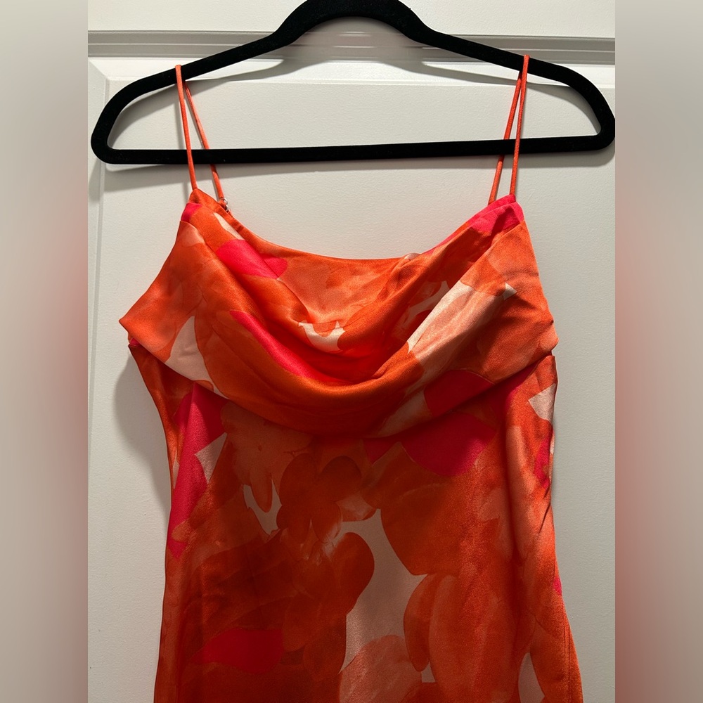 Selfie Leslie Well Versed Pleated Bust Front Split Flora Orange - Picture 4 of 6